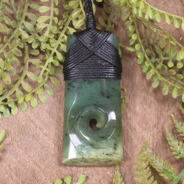 Hapopo Pounamu Toki with Koru - NZ Greenstone