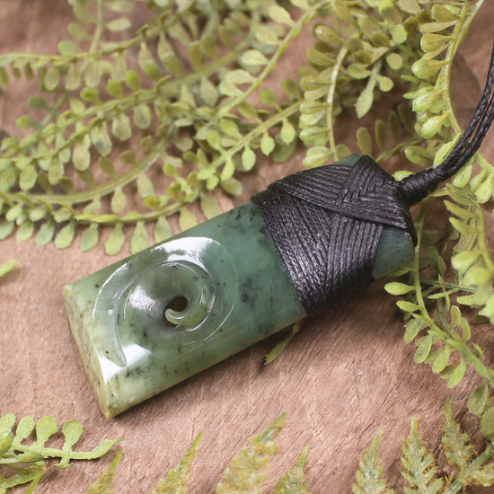 Hapopo Pounamu Toki with Koru - NZ Greenstone