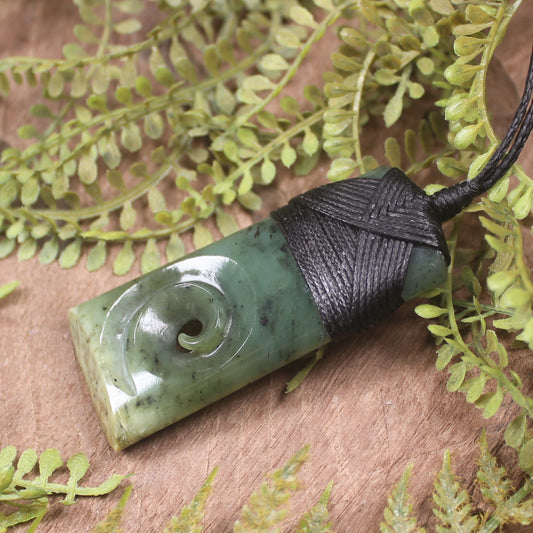 Hapopo Pounamu Toki with Koru - NZ Greenstone
