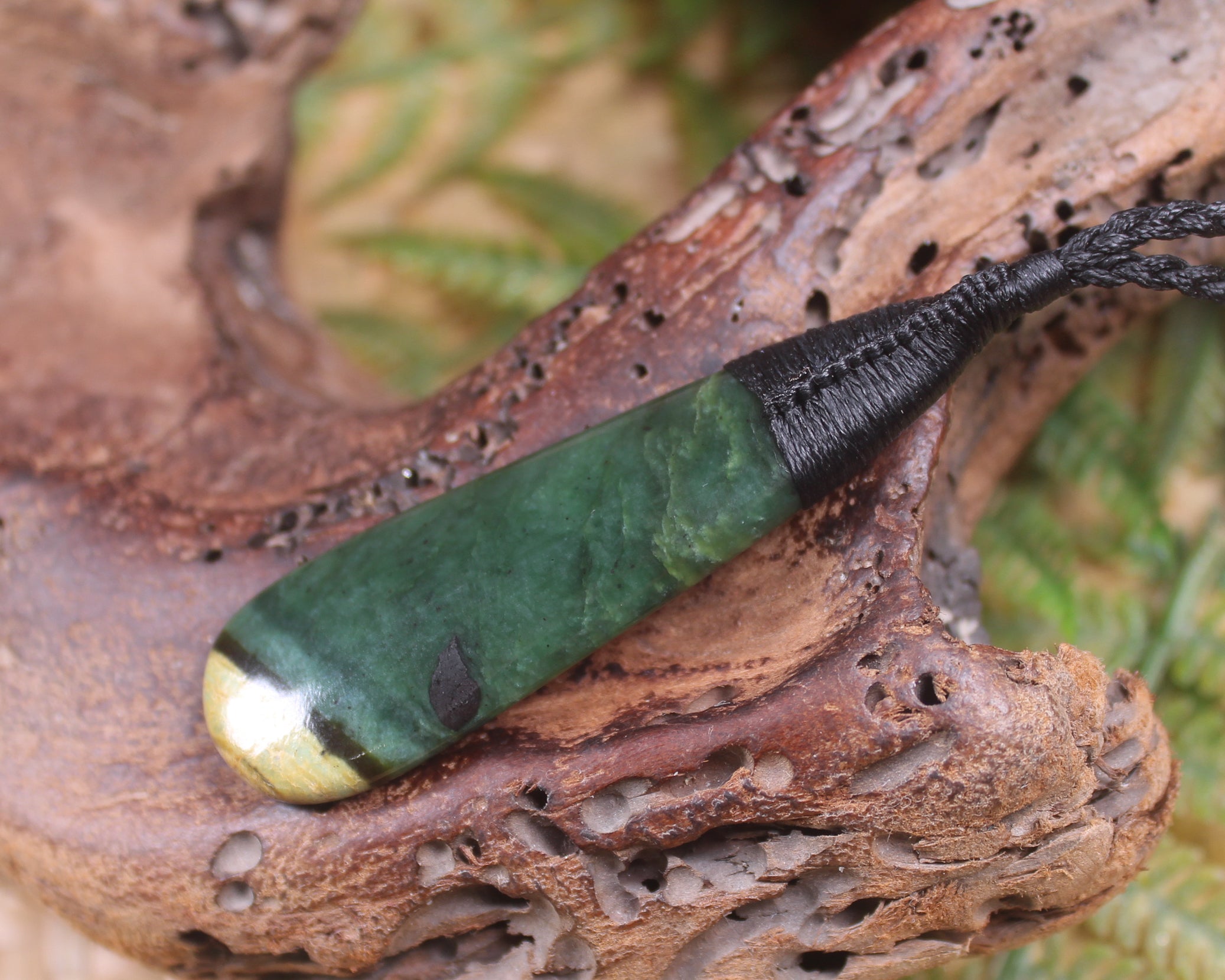 Kawakawa Pounamu Roimata Pendant - NZ Greenstone