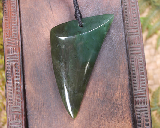 Hapopo Pounamu Tooth pendant