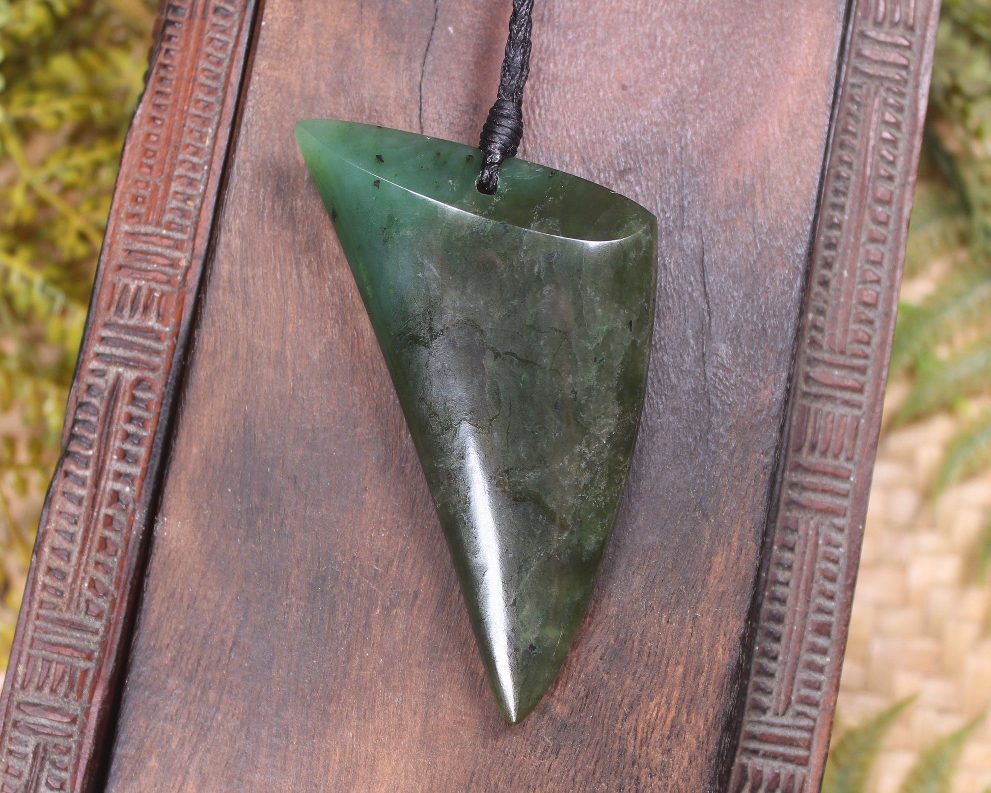Hapopo Pounamu Tooth pendant