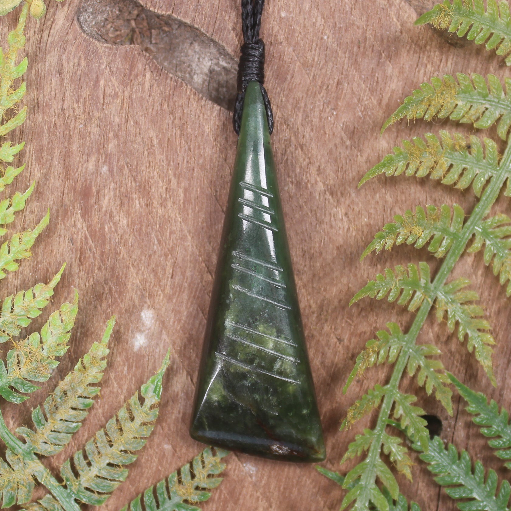 Kawakawa Pounamu Toki