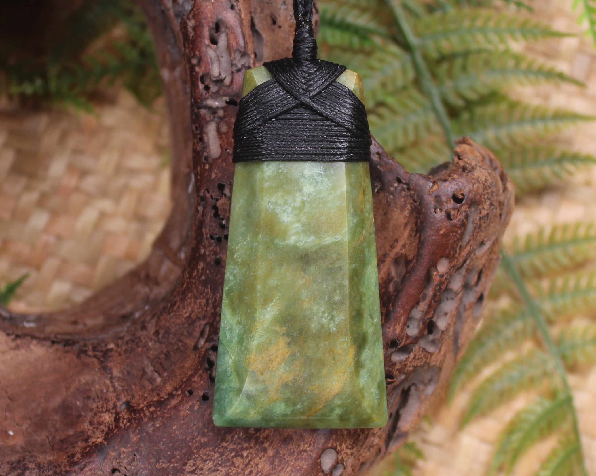 Toki or Adze Pendant carved from Flower Jade Pounamu - NZ Greenstone