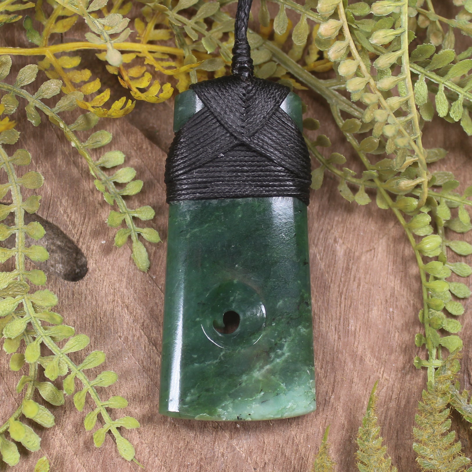 Kawakawa Pounamu Toki with Koru