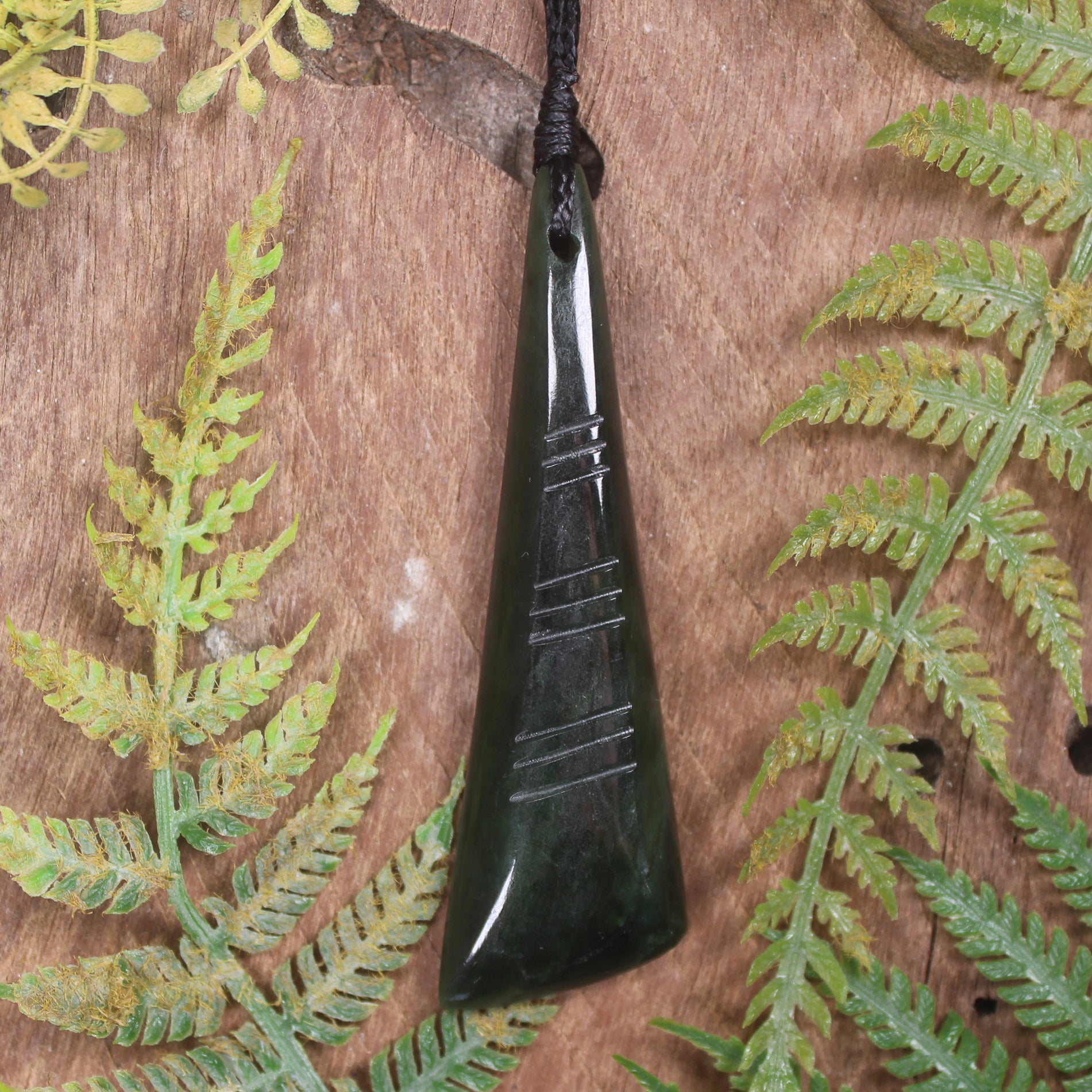 Kawakawa Pounamu Toki