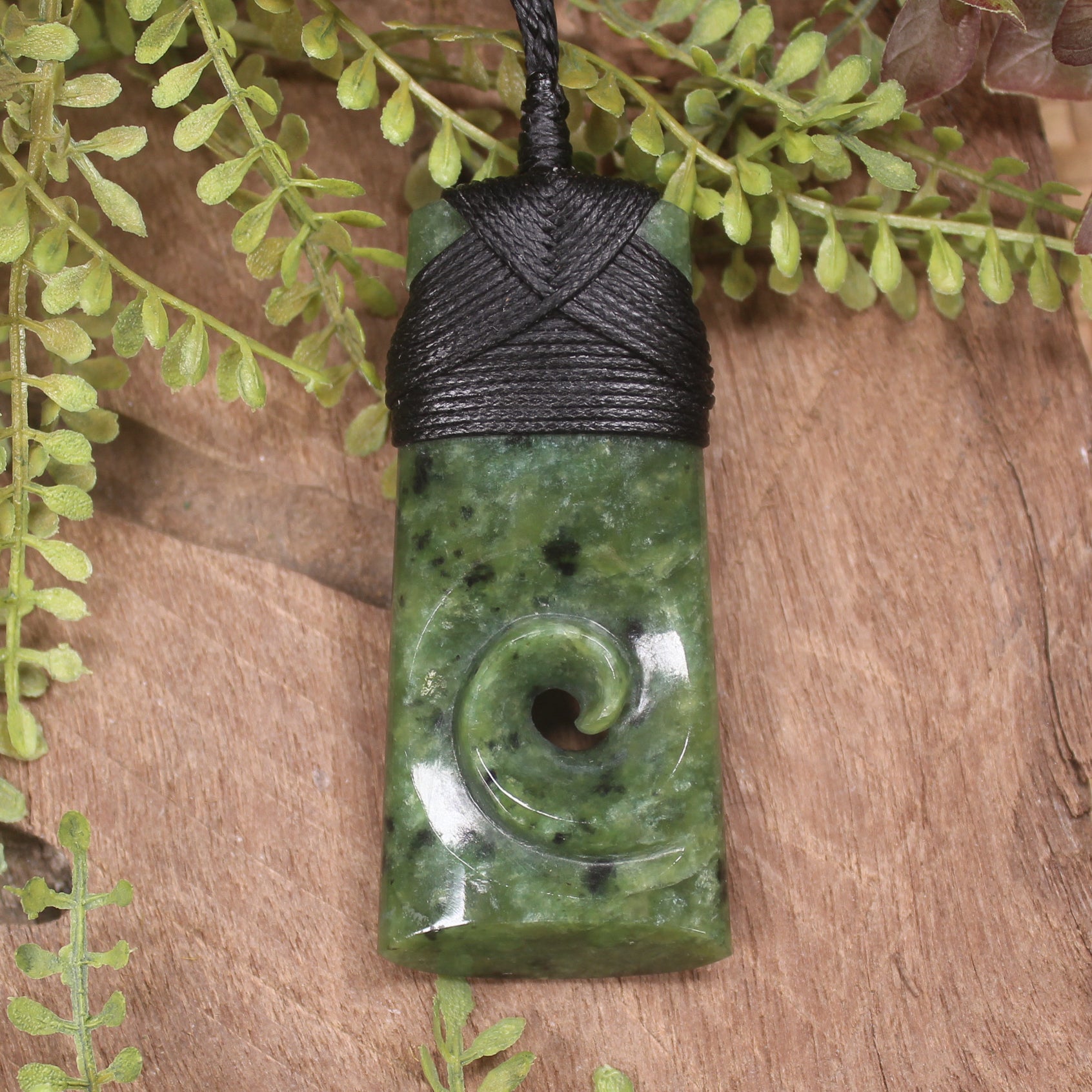 Rimu Pounamu Toki with Koru
