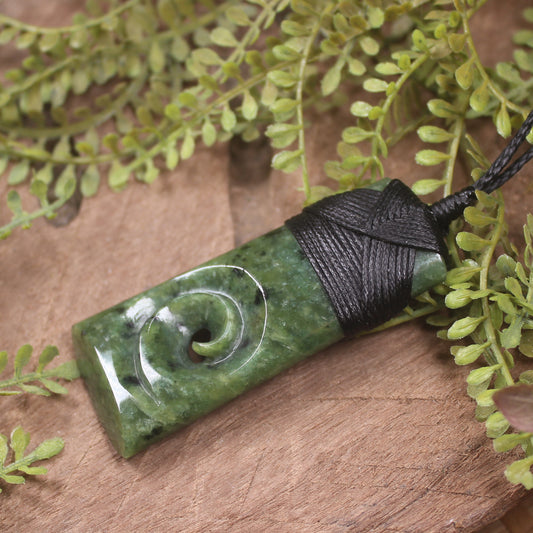 Rimu Pounamu Toki with Koru