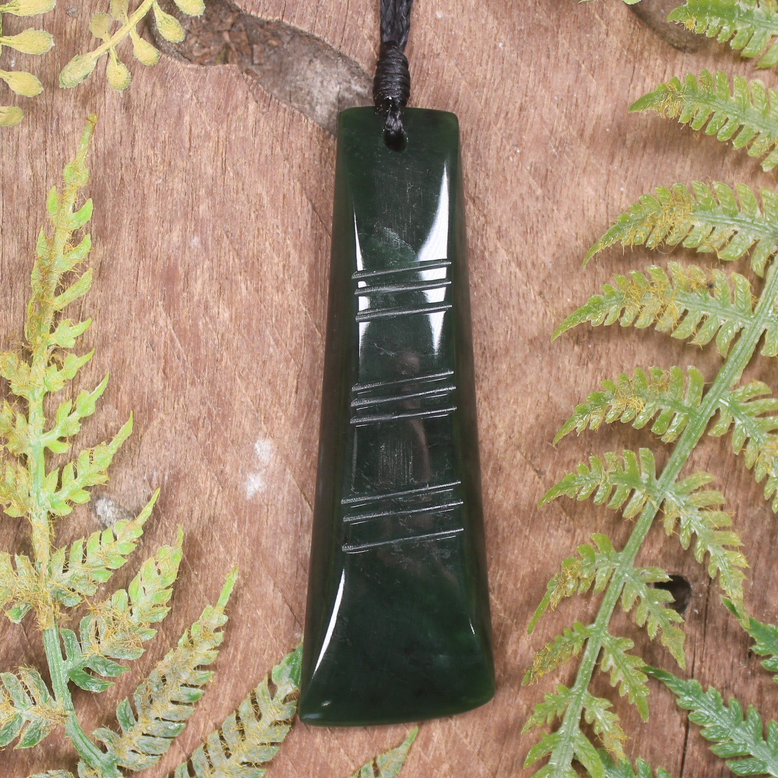 Kawakawa Pounamu Toki