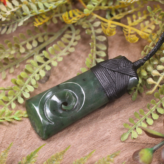 Kawakawa Pounamu Toki with Koru
