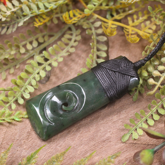 Kawakawa Pounamu Toki with Koru