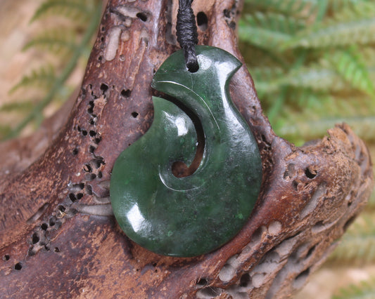 Hei Matau or Fish Hook carved from Kawakawa Pounamu - NZ Greenstone