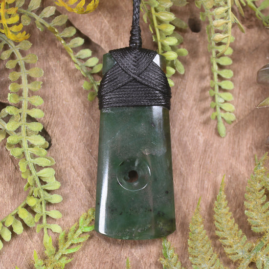 Kawakawa Pounamu Toki with Koru