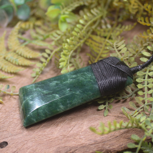 Kawakawa Pounamu Toki