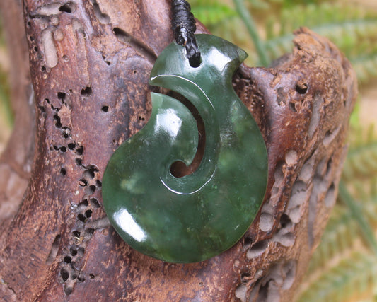 Hei Matau or Fish Hook carved from Kawakawa Pounamu - NZ Greenstone