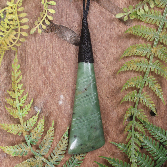 Kawakawa Pounamu Toki