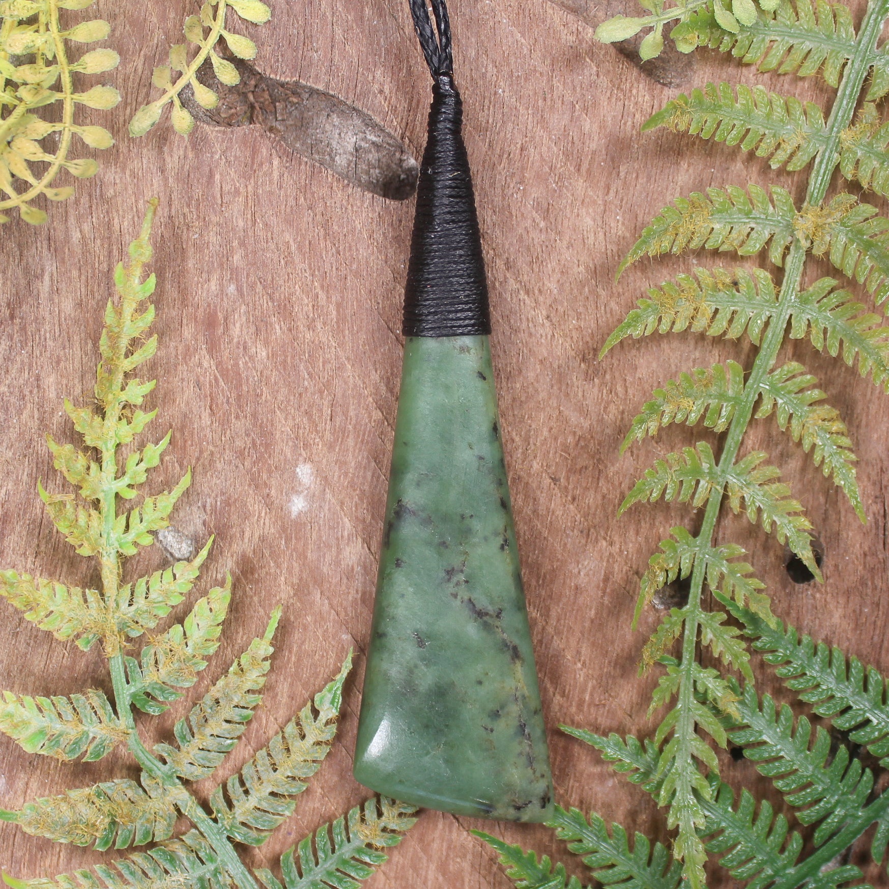 Kawakawa Pounamu Toki