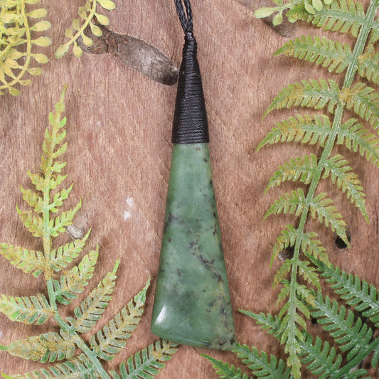 Kawakawa Pounamu Toki