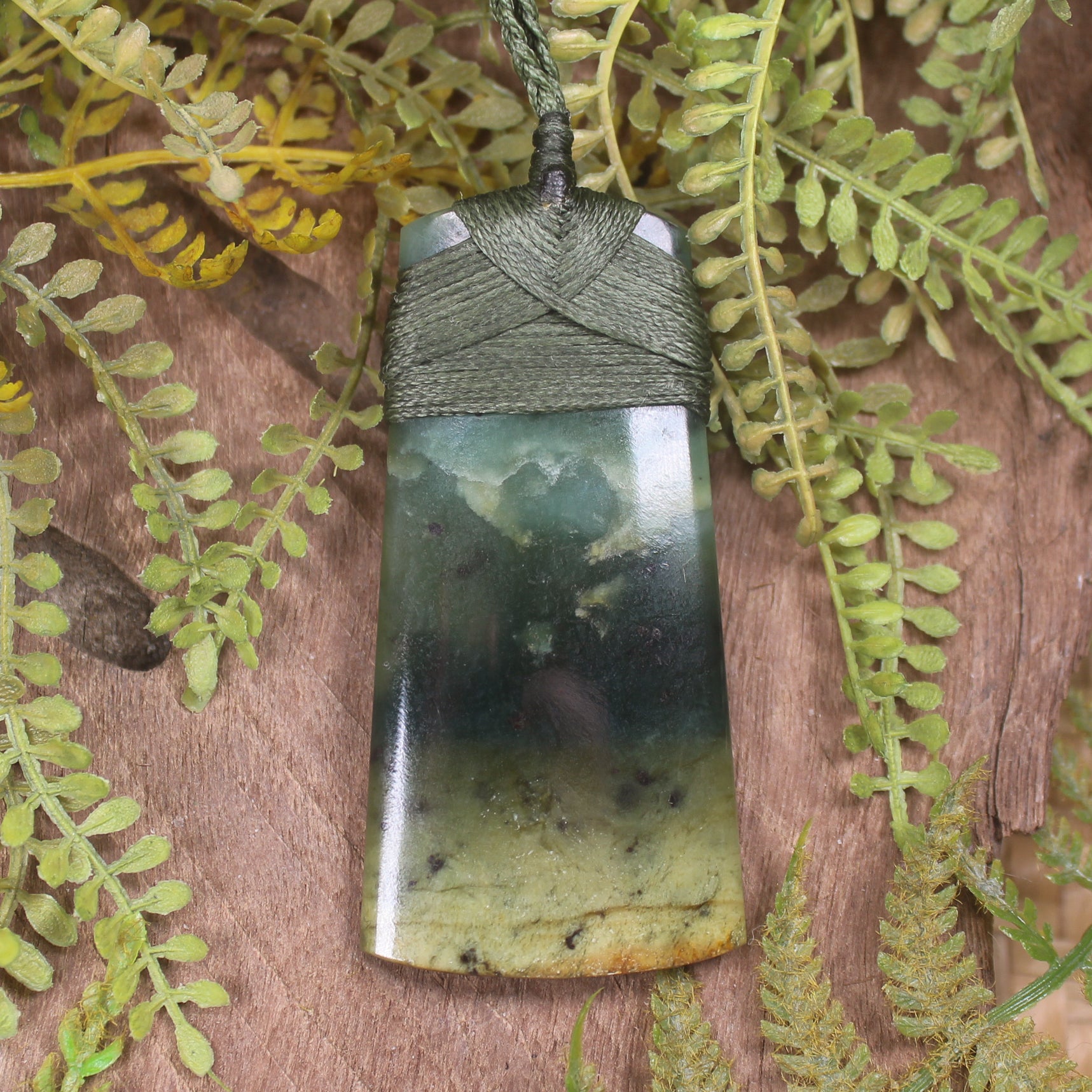 Flower Jade Pounamu Toki Pendant - NZ Greenstone