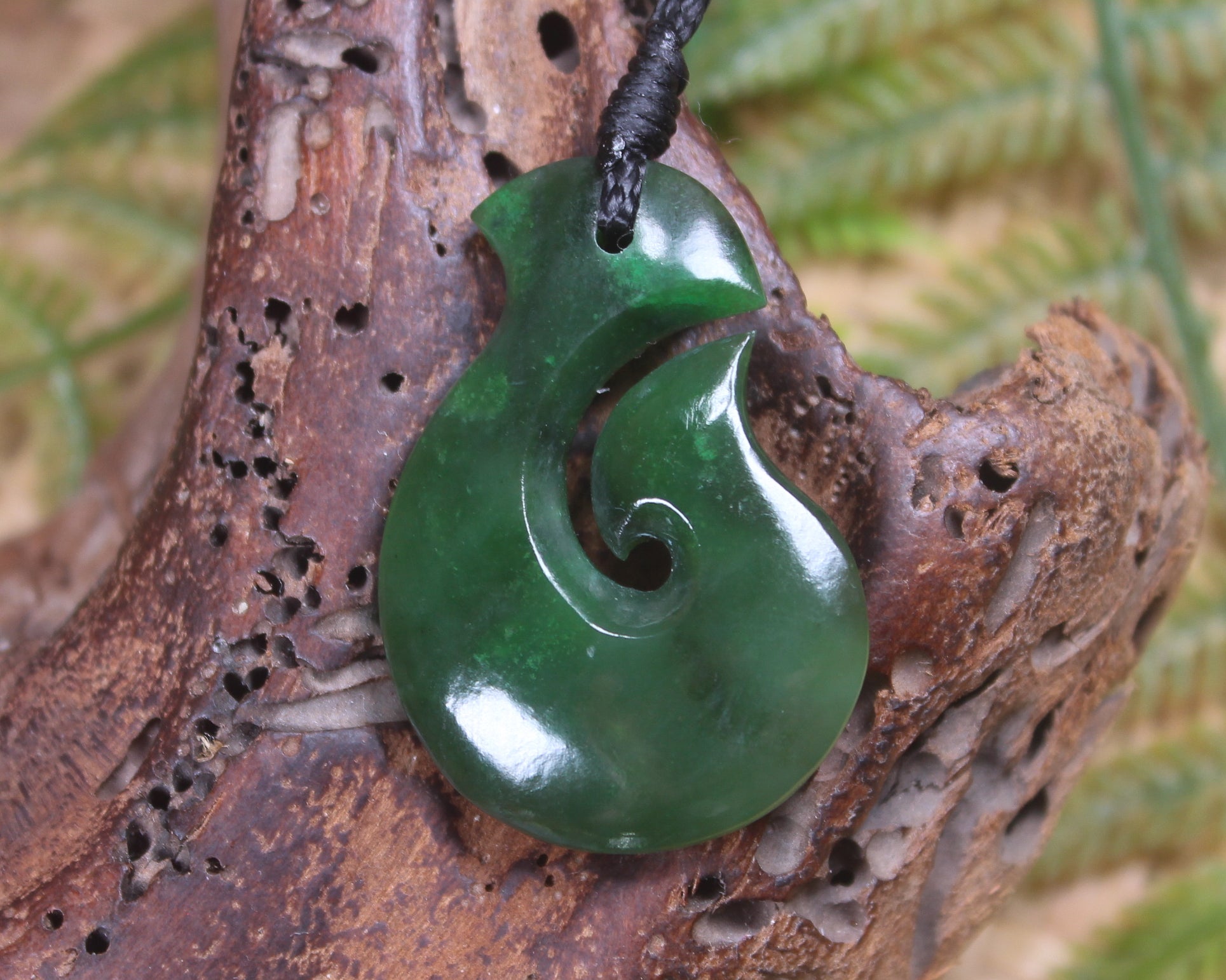 Hei Matau or Fish Hook carved from Kawakawa Pounamu - NZ Greenstone