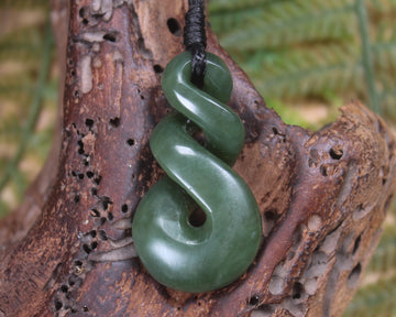 Twist carved from Kawakawa Pounamu - NZ Greenstone