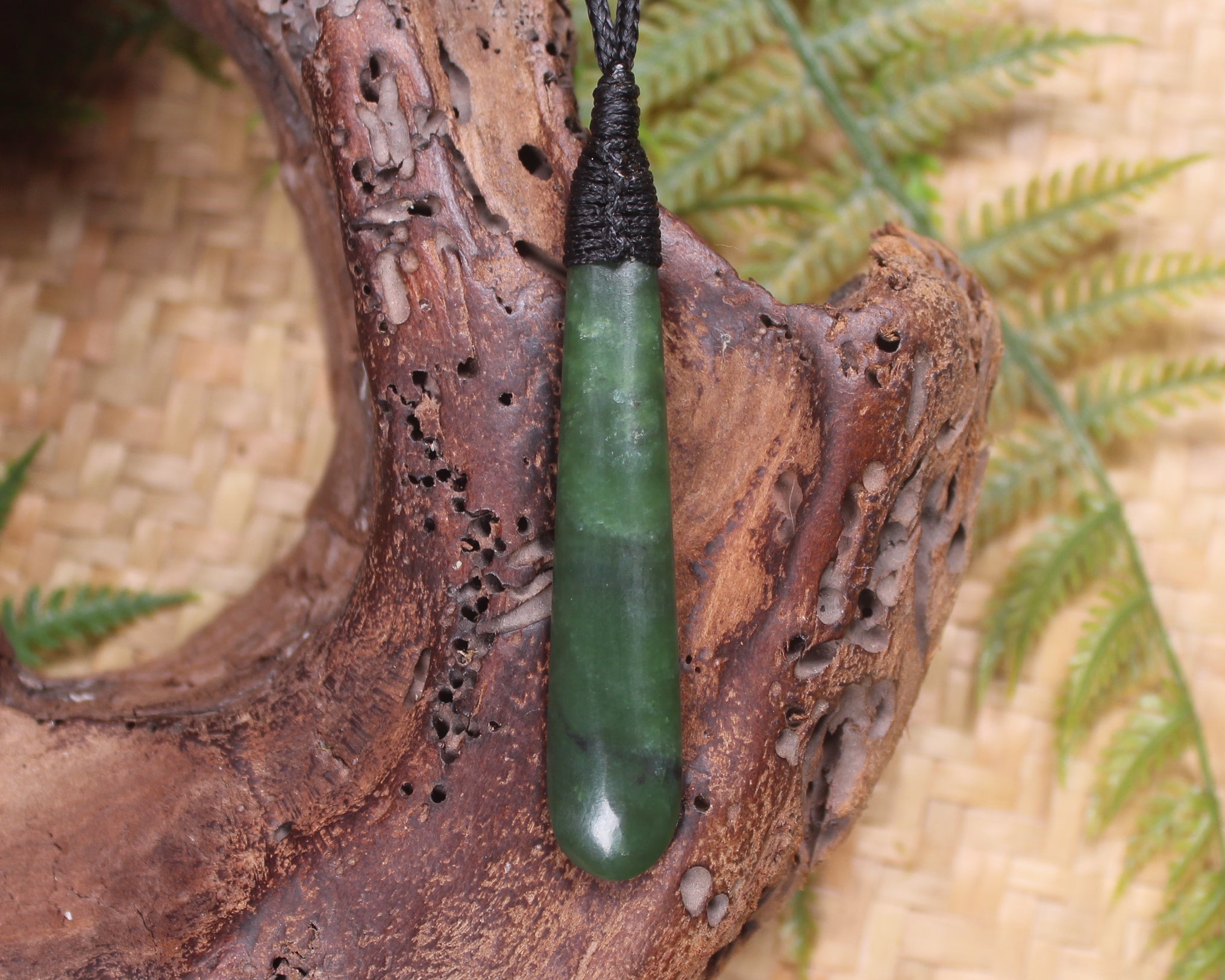 Kawakawa Pounamu Roimata Pendant - NZ Greenstone