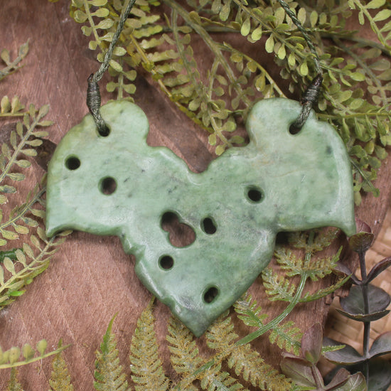 Raukaraka pounamu kawakawa leaves pendant - NZ Greenstone