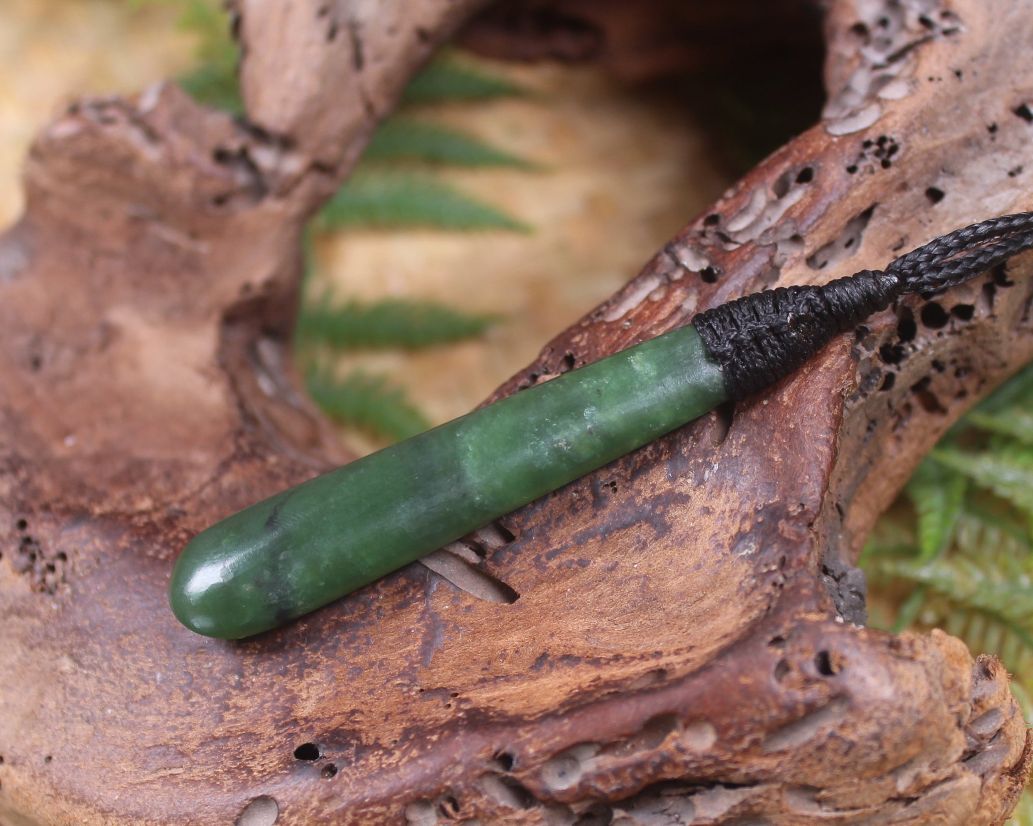 Kawakawa Pounamu Roimata Pendant - NZ Greenstone