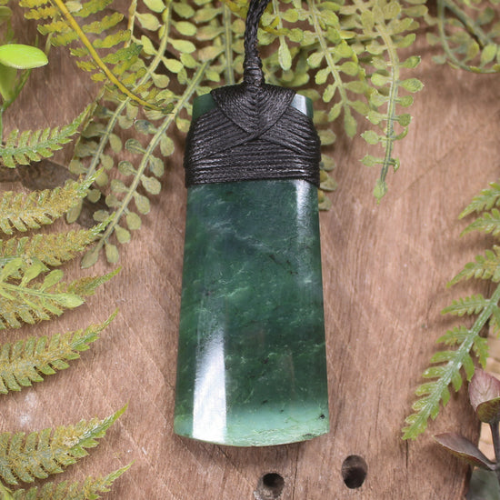 Kawakawa Pounamu Toki