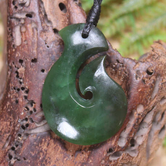 Hei Matau or Fish Hook carved from Kawakawa Pounamu - NZ Greenstone