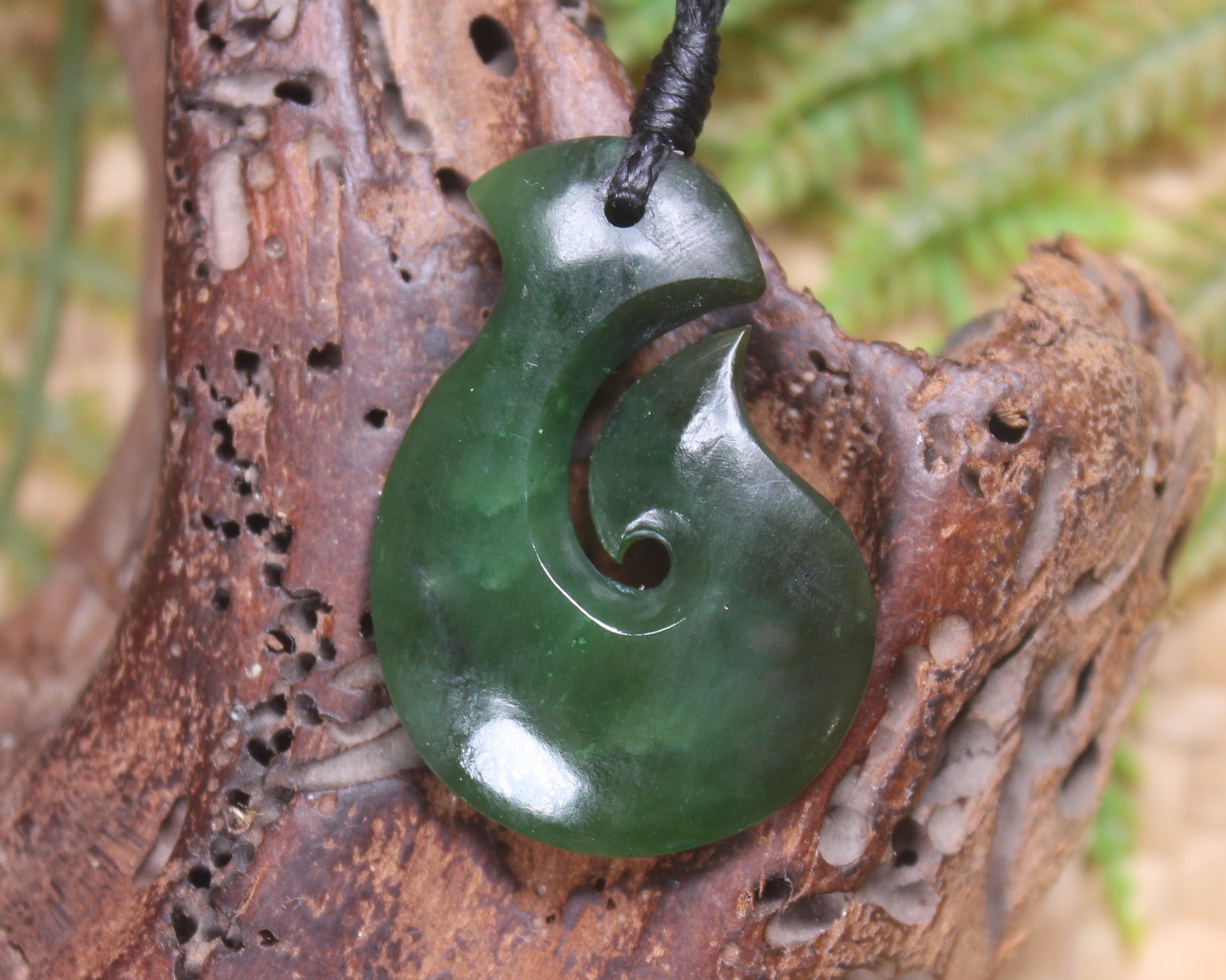 Hei Matau or Fish Hook carved from Kawakawa Pounamu - NZ Greenstone
