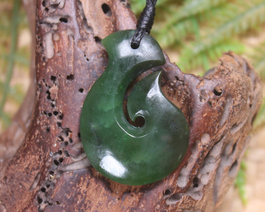 Hei Matau or Fish Hook carved from Kawakawa Pounamu - NZ Greenstone