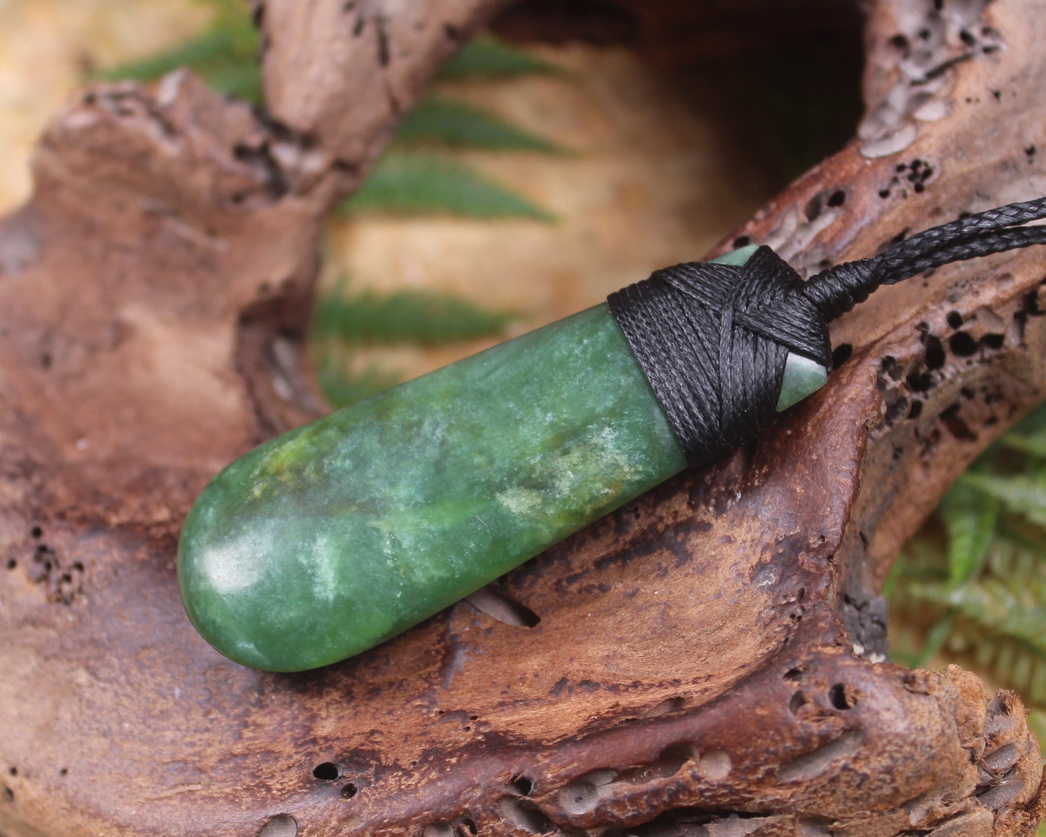 Kawakawa Pounamu Roimata Pendant - NZ Greenstone