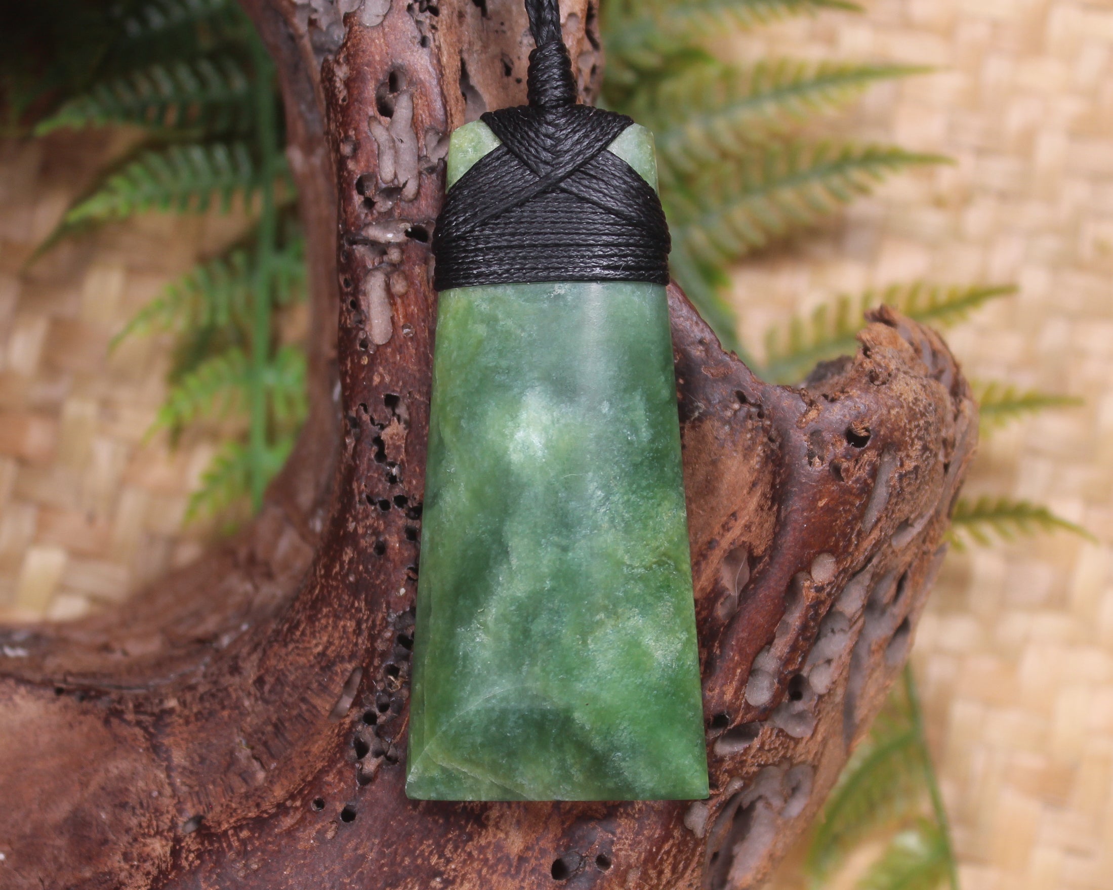 Kawakawa Pounamu Toki