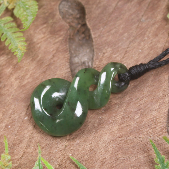Twist or Pikorua carved from Hapopo Pounamu - NZ Greenstone