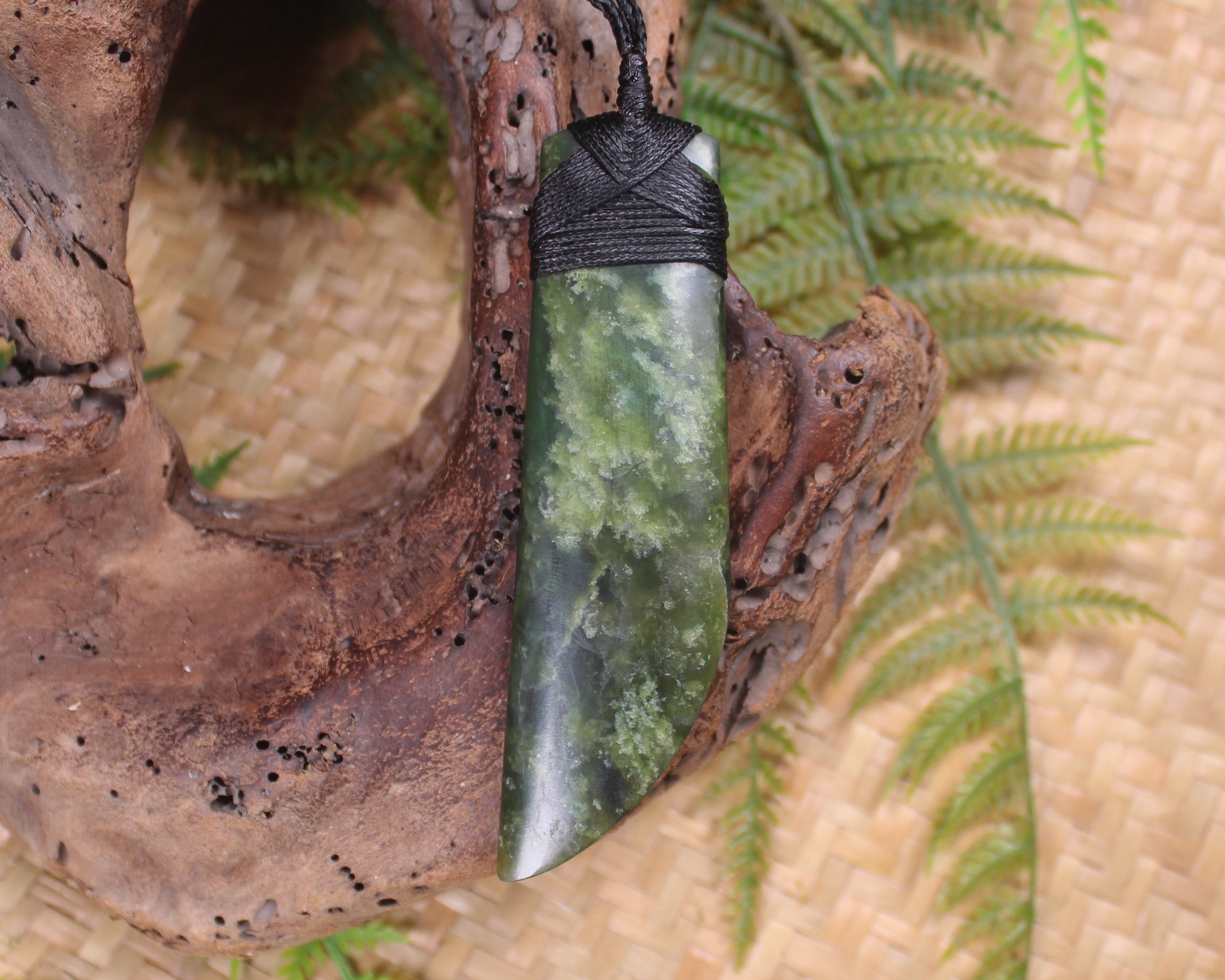 Kawakawa Pounamu Toki