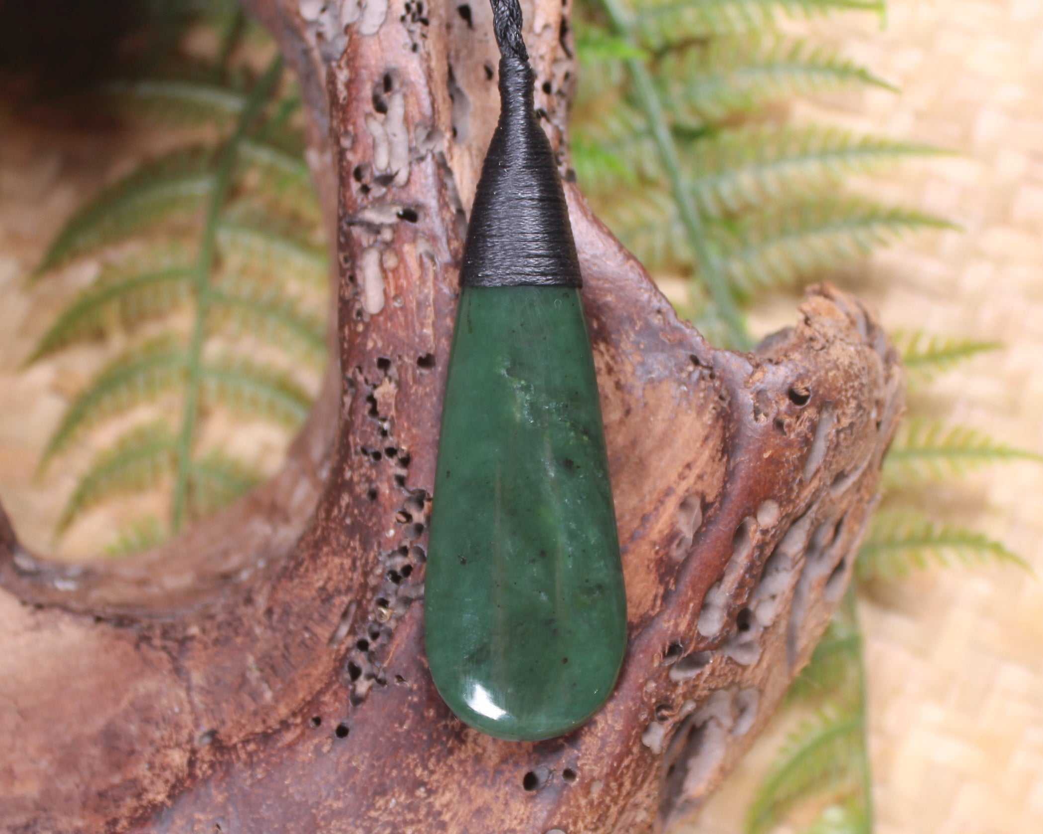 Kawakawa Pounamu Roimata Pendant - NZ Greenstone