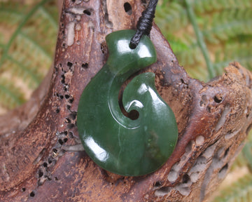 Hei Matau or Fish Hook carved from Kawakawa Pounamu - NZ Greenstone