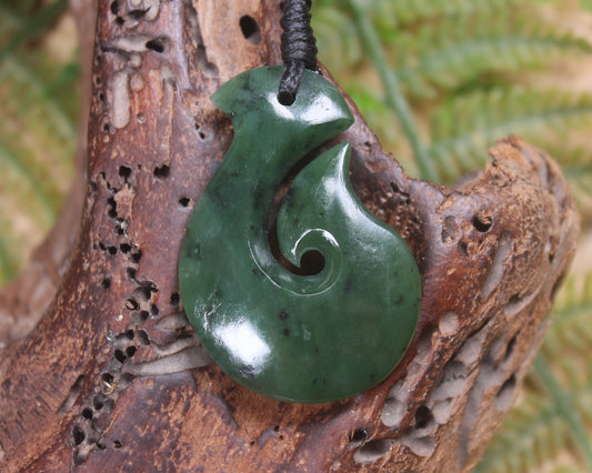 Hei Matau or Fish Hook carved from Kawakawa Pounamu - NZ Greenstone