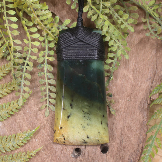 Flower Jade Pounamu Toki Pendant - NZ Greenstone