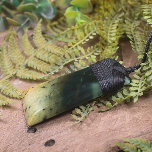 Flower Jade Pounamu Toki Pendant - NZ Greenstone