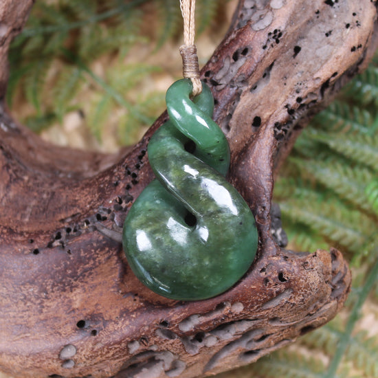 Twist or Pikorua carved from Hapopo Pounamu - NZ Greenstone