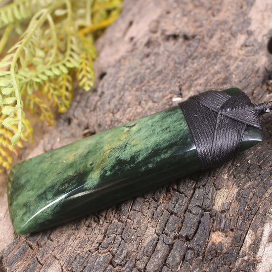 Toki or Adze Pendant carved from Flower Jade Pounamu - NZ Greenstone