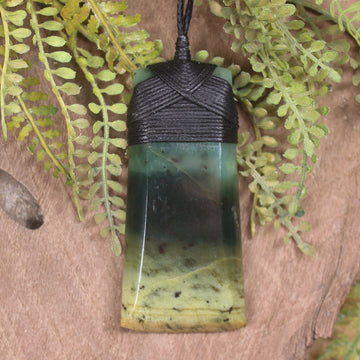 Flower Jade Pounamu Toki Pendant - NZ Greenstone