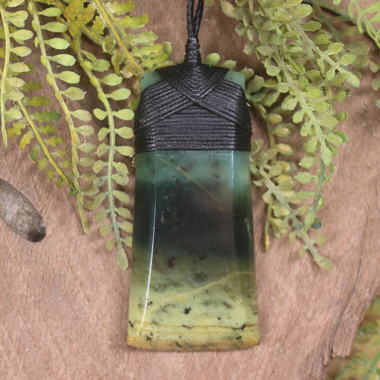 Flower Jade Pounamu Toki Pendant - NZ Greenstone