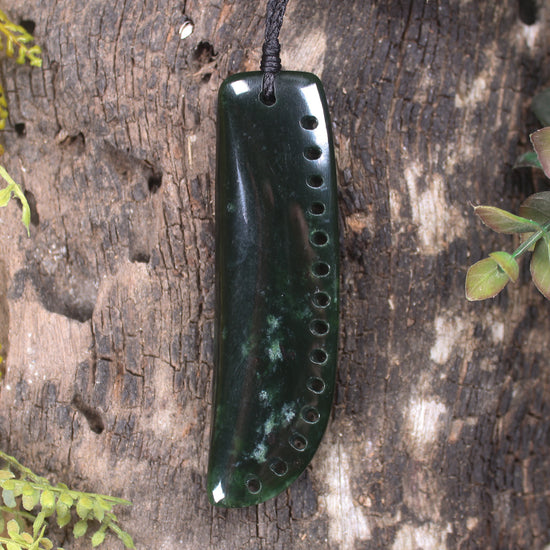 Flower Jade Pounamu Tooth pendant - NZ Greenstone