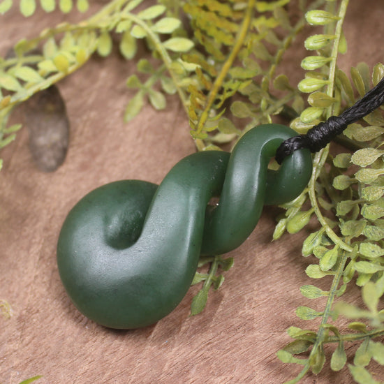 Twist or Pikorua carved from Kawakawa Pounamu - NZ Greenstone