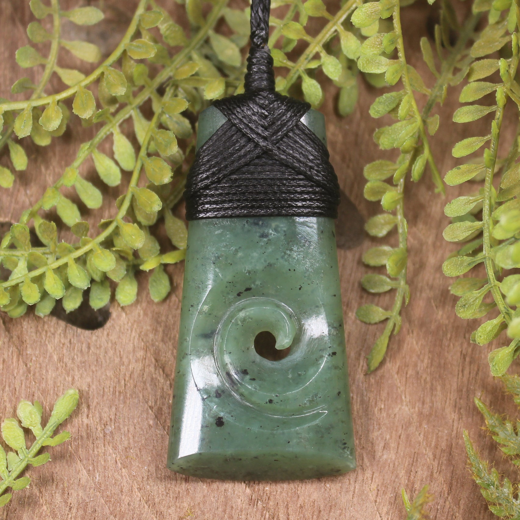 Hapopo Pounamu Toki with Koru - NZ Greenstone