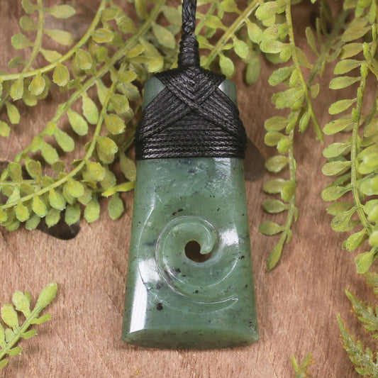 Hapopo Pounamu Toki with Koru - NZ Greenstone