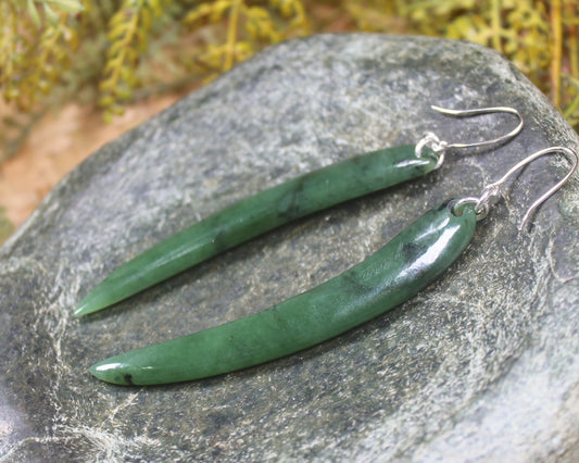 Huia Beak earrings carved from Hapopo Pounamu - NZ Greenstone